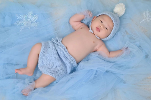 高平宝宝睡迷糊了才肯吃奶 高平宝宝睡迷糊了才肯吃奶